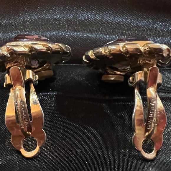 Vtg.🌹 GIVENCHY Amethyst Color Clip On Earrings - Picture 6 of 9